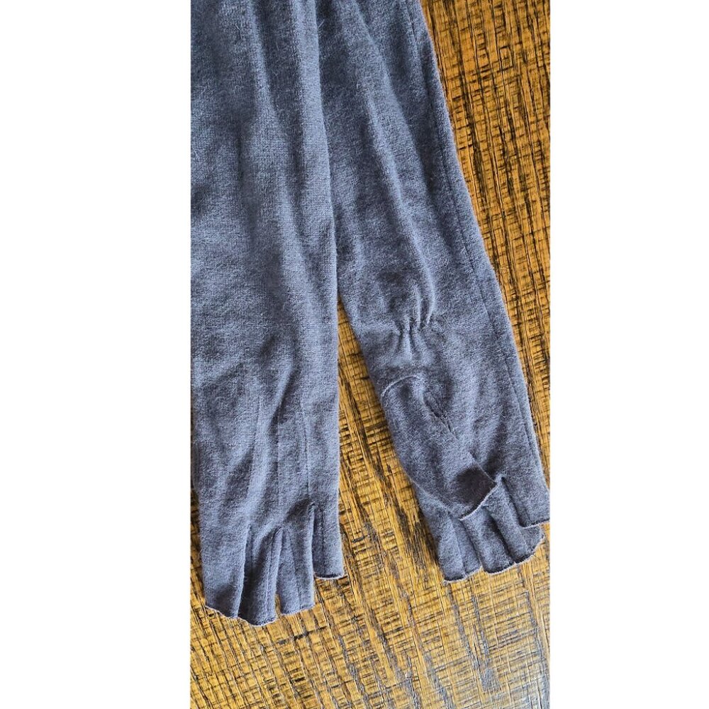 Saks 5th Avenue Carolina Amato Medium Gray Wool Long Fingerless Gloves OSFM